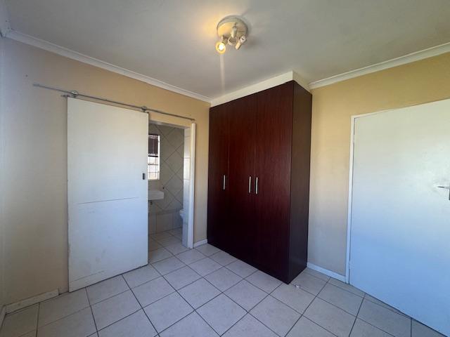 To Let 3 Bedroom Property for Rent in Bothasig Western Cape